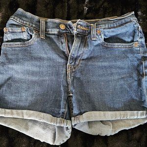 LEVI'S MID LENGTH SHORTS SIZE 26